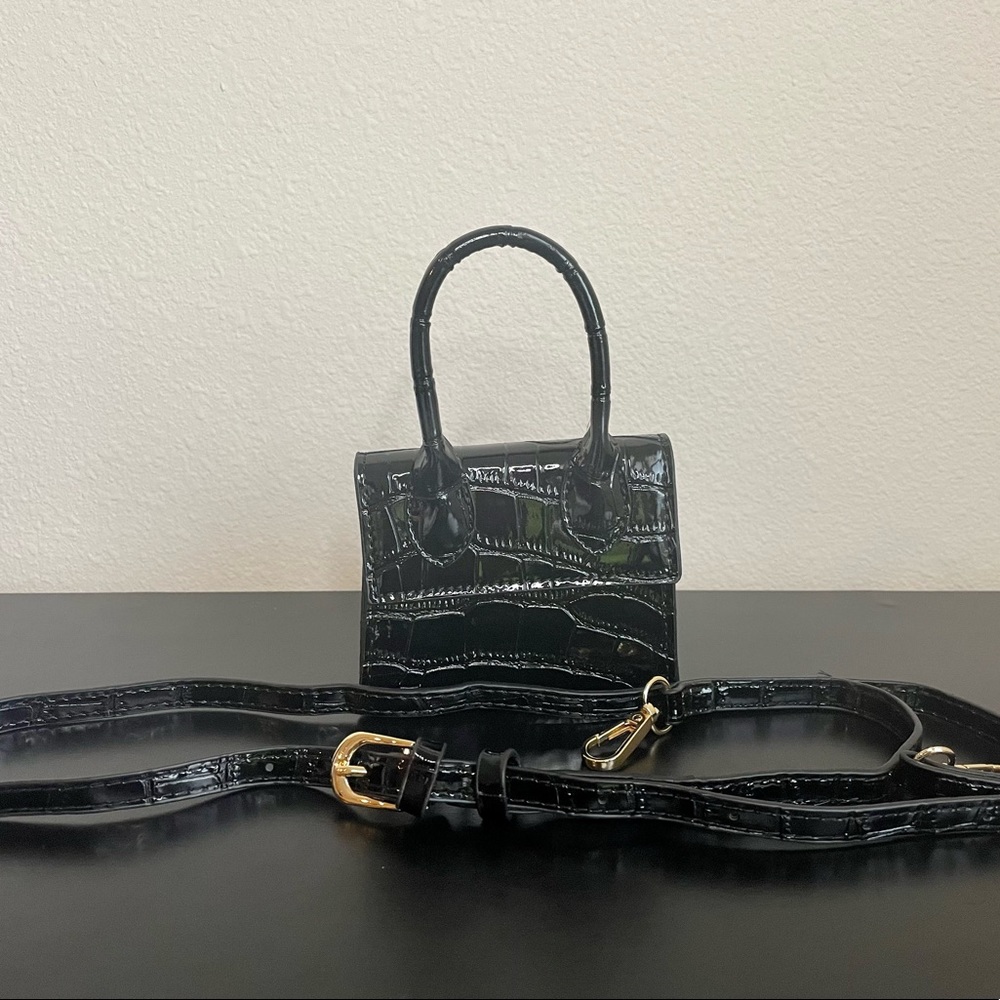 Purses - Picture 4 of 4